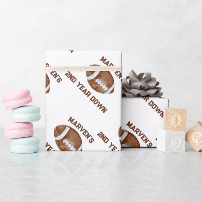 Papel De Presente Football second year down boy birthday  (Chá de bebê)