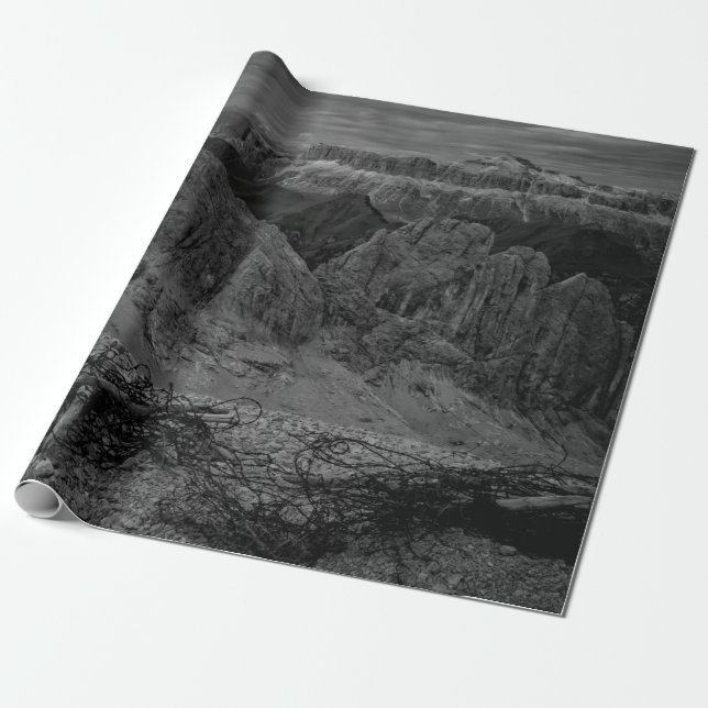 PAPEL DE PRESENTE FORMAÇÃO ROCK NA FOTO EM GRAYSCALE (Desenrolado)