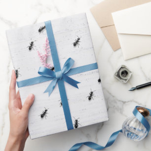 Papel De Presente Formigas Pretas em Madeira Branca