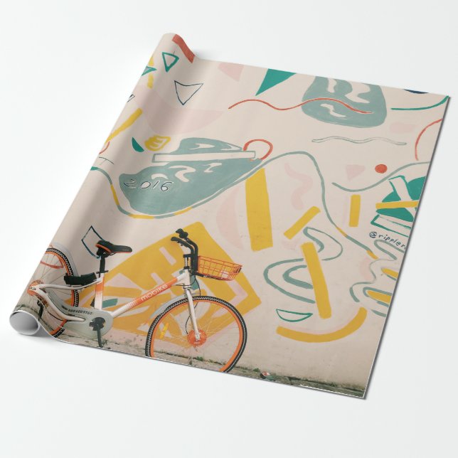 PAPEL DE PRESENTE FOTOGRAFIA DE LARANJA E BICICLETA BRANCA (Desenrolado)
