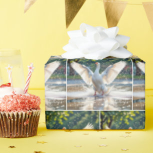 Papel De Presente Ganso Branco Feliz em uma Área de Brinquedos Aquát
