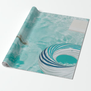 Papel De Presente Garota vestindo maiô e natações na piscina de n