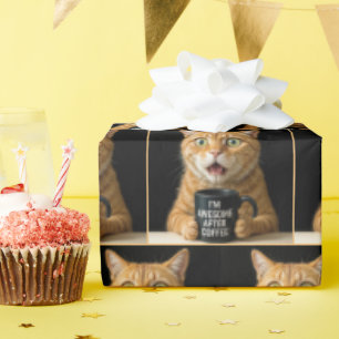 Papel De Presente Gato Laranja Surpreso com uma Engraçada Taça de Ca