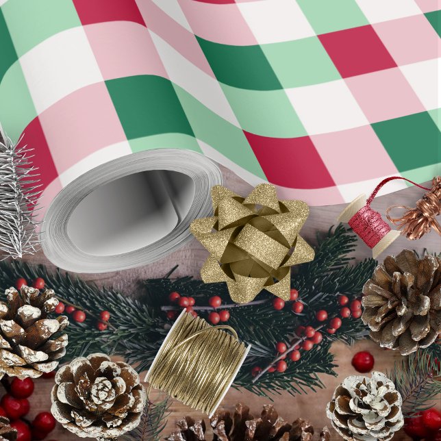 Papel De Presente Gingham Natal - Vermelho, Verde e Branco (Christmas Gingham - Red, Green and White Wrapping Paper by Leapfroglisics Shop)