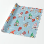 Papel De Presente Gnomo Hearts & Candy Cane Christmas<br><div class="desc">Gnomo,  corações e papel de embrulho de Natal canavial,  com fundo azul claro de neve. Tão fofo,  você vai adorar. Obrigados da Creative FAbrica e da Hungryjpeg para alguns dos elementos da design.</div>