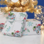 Papel De Presente Gnomos De Natal Em Jogo<br><div class="desc">O padrão de férias festivo apresenta uma aquarela ilustrada como gnomos brancos em barrancos de rodas,  bicicletas e torres de carregando de presentes,  juntamente com poinsetos holly e brancos sobre fundo de cinza</div>
