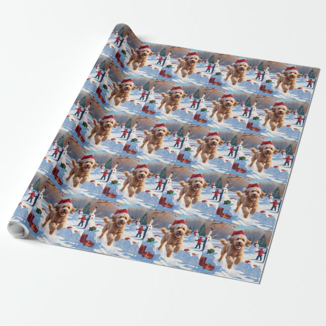 Papel De Presente Goldendoodle Correndo na Neve com Chapéu de Natal (Desenrolado)