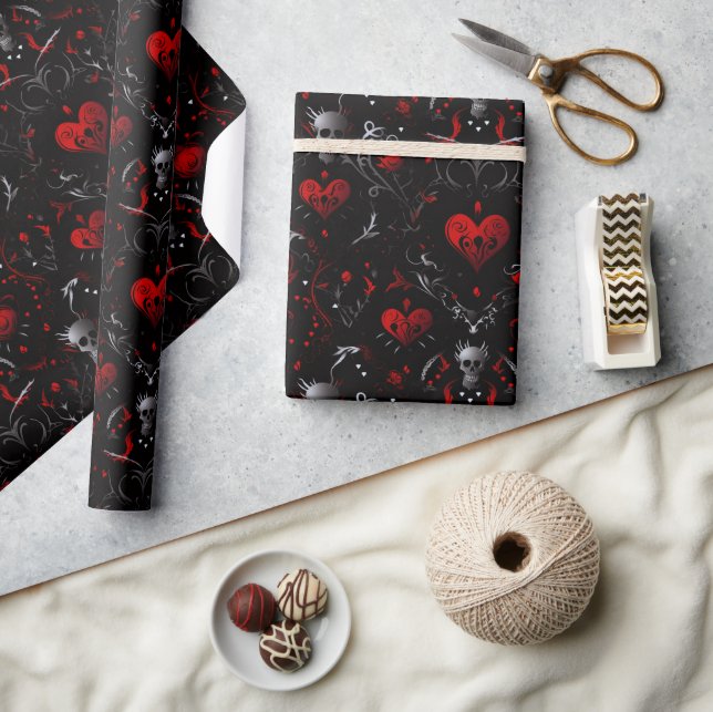 Papel De Presente Gothic Red Hearts and Gray Skulls (Artesanato)
