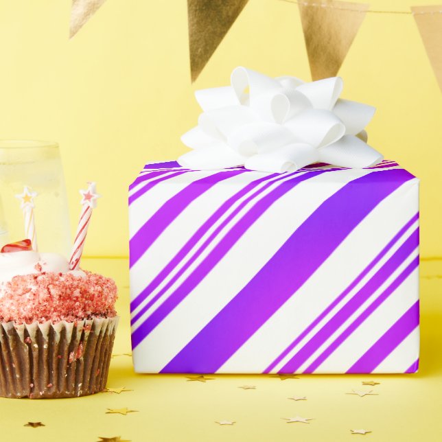 Papel De Presente Gradient Purple e White Stripes (Festa de aniversário)