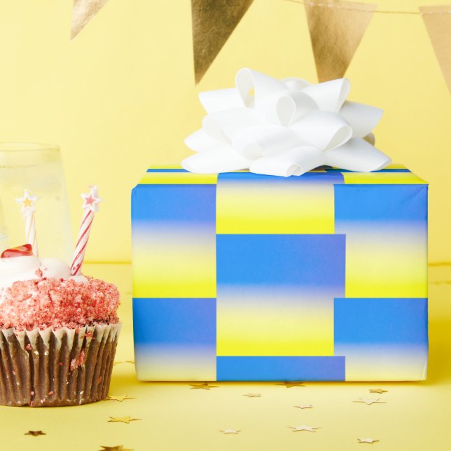 Papel De Presente Gradiente Azul e Amarelo Geométrico Ucrânia Inspir (Festa de aniversário)