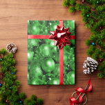 Papel De Presente Green Christmas Baubles<br><div class="desc">Um papel brilhante e brilhante de embrulho de Natal com um padrão festivo de decorações de árvores de Natal verdes e baubles para adicionar alguma reluz e glamour ao seu presente de Natal que embrulha esta época de Natal.</div>