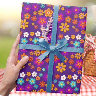Papel De Presente Groovy Um Colorido Floral Retrô de Aniversário