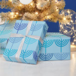 Papel De Presente Hanukkah Chanukah Chanukkiah Menorah Padrão Azul<br><div class="desc">Hanukkah Chanukah Chanukkiah Menorah Padrão em Azul. Adorável design geométrica moderna e minimalista para o Festival Judaico de Luzes. Por Kierkegaard Design Studio.</div>