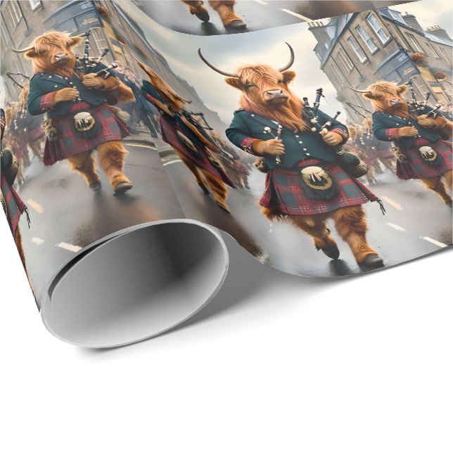 Papel De Presente Highland Harmony: Bagpipe Highland Cow Banda (Ponta do rolo)