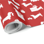 Papel De Presente Holiday Hounds Dachshund Natal<br><div class="desc">Cães de Dachshund de feriado reproduzindo papel com cor de fundo variável. Os amantes de cães adoram este adorável papel de férias. Os cachorros de Natal Dachshund só a tempo das férias. Cachorros brancos com pacotes de férias, chapéus de Papai Noel alegres e meias de Natal. Adicione um toque de...</div>