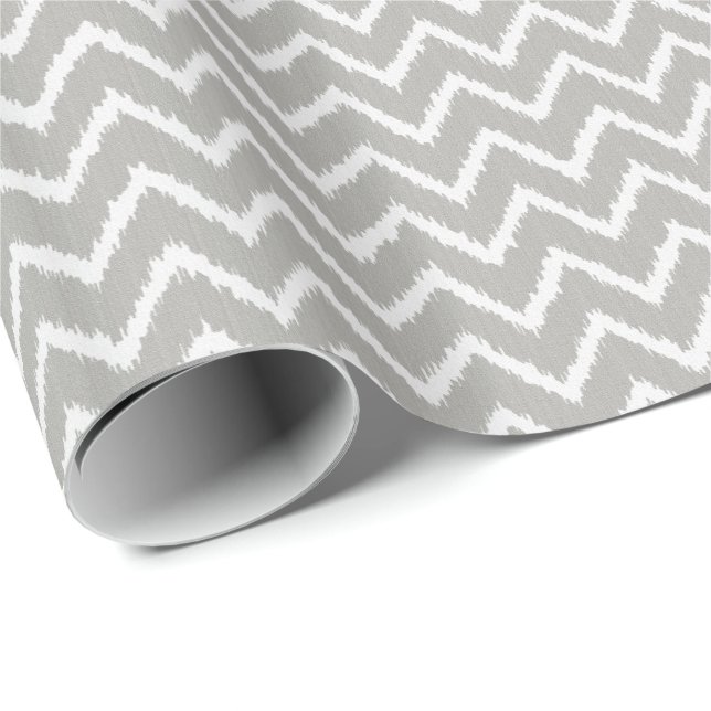 Papel De Presente Ikat Chevrons - cinzas prateadas e brancas (Ponta do rolo)
