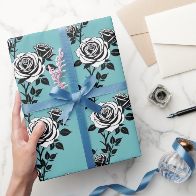 Papel De Presente Illustrated Black And White Roses  (Presentear)