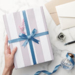 Papel De Presente Lavanda de luz elegante e padrão com risca branca<br><div class="desc">Papel simples e roxo de embrulho de lavanda - perfeito para casamentos,  chás de panela e aniversários.</div>