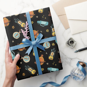 Papel De Presente legal festa do padrão de trilhas de acampamento