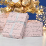 Papel De Presente Legal padrão rosa-rosa do script Merry Christmas<br><div class="desc">Feliz Natal - cinzas de tipografia com o padrão cor-de-rosa pincelado,  todas as cores são editáveis.</div>