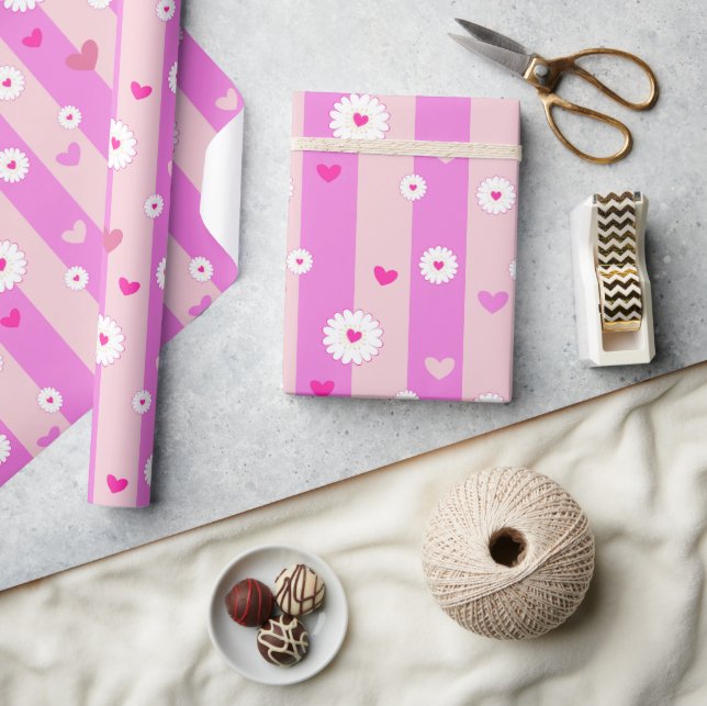 Papel De Presente Listras de flores e corações (Artesanato)