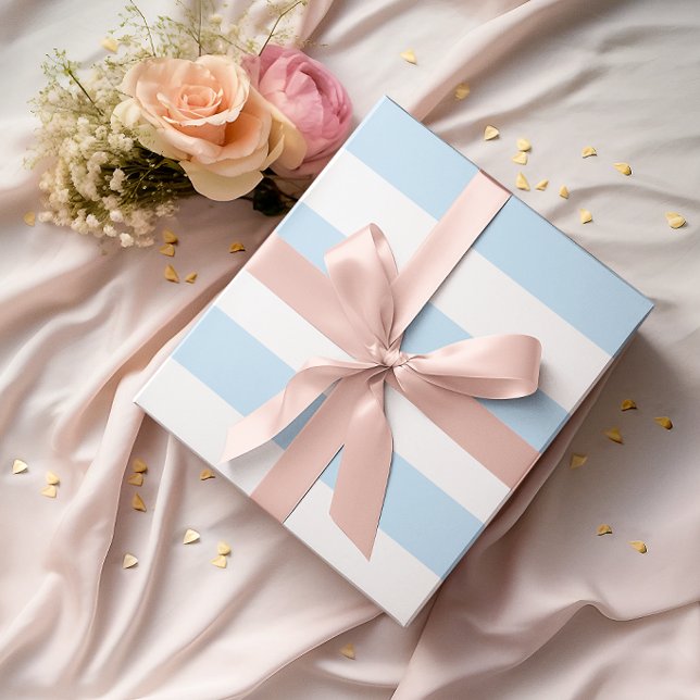 Papel De Presente Listras Horizontais Grandes Azul Claro e Branco (Large Light Blue and White Horizontal Stripes Wrapping Paper)