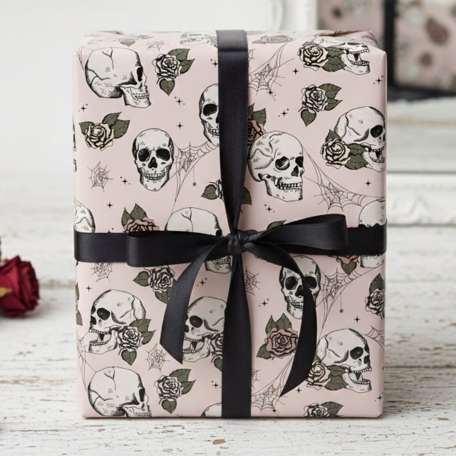 Papel De Presente Maleável, Blush, Cor-de-rosa, Pequeno Casco, (Gothic Skulls and Roses Wrapping Paper in Blush Pink. Feminine Floral Vintage Skull & Rose Pattern)