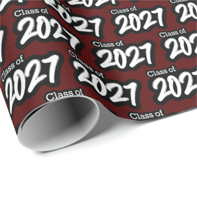 Papel De Presente Maroon Bold Brush Class of 2027 Wrapping Paper (Ponta do rolo)