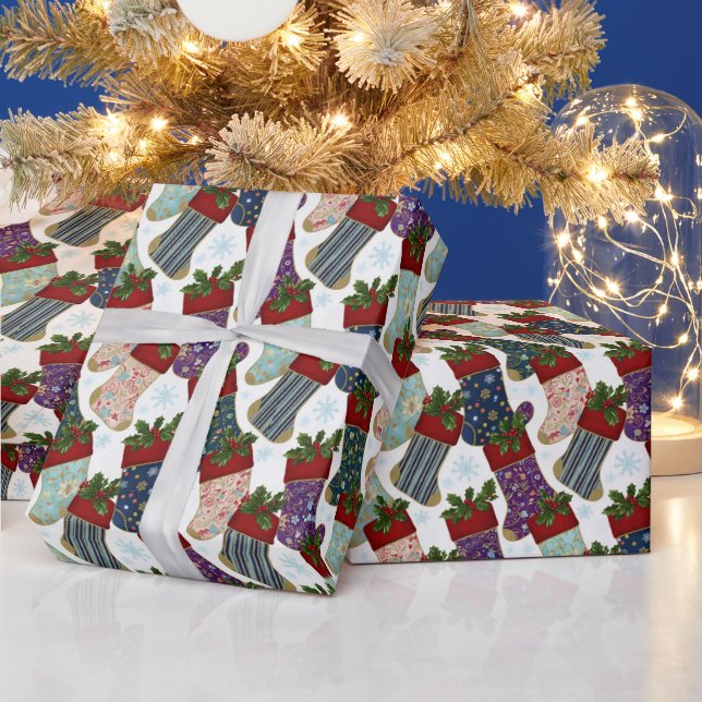 Papel De Presente Meias de Natal Coloridas e Bagas  (Feriados)