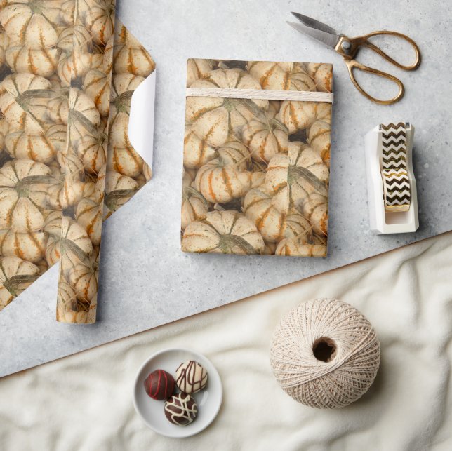 Papel De Presente Mini abóboras brancas com acentos verdes e laranja (Artesanato)