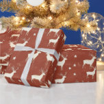 Papel De Presente Modern Reindeer Christmas<br><div class="desc">Brincadeira vermelha de cor-de-água pintada com resas e padrão de estrelas. Branco em vermelho.</div>