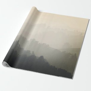 PAPEL DE PRESENTE MONTANHA ARREDONDADA POR ÁRVORES