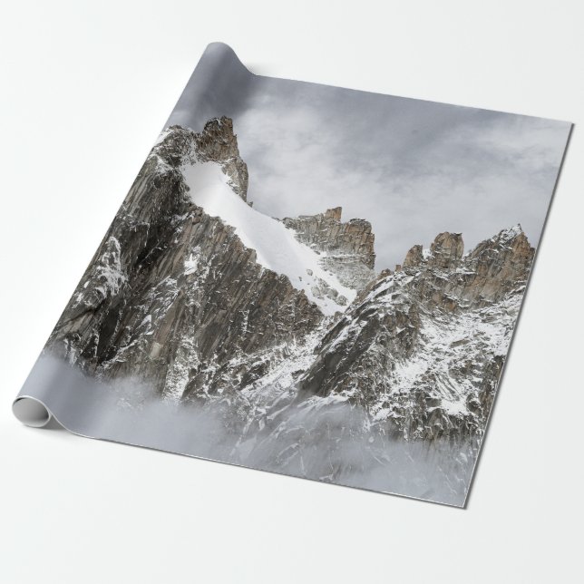 PAPEL DE PRESENTE MONTANHA MARROM (Desenrolado)
