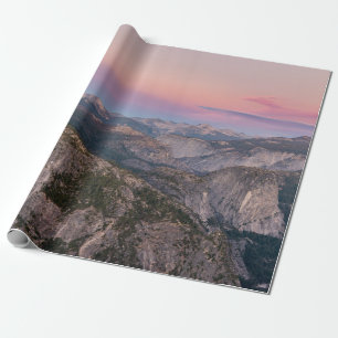 PAPEL DE PRESENTE MONTANHA VERDE E MARIDO SOB PELE NUVEM DURANTE D