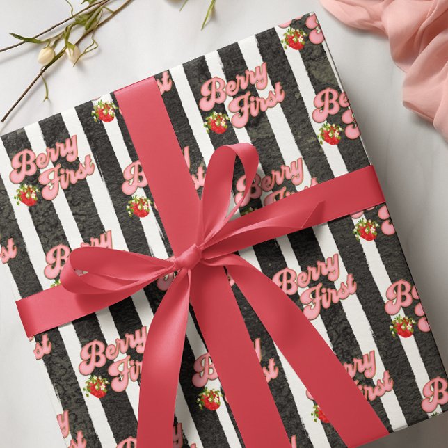 Papel De Presente Morango Preto Branco Moderno Primeiro Aniversário  (Criador carregado)