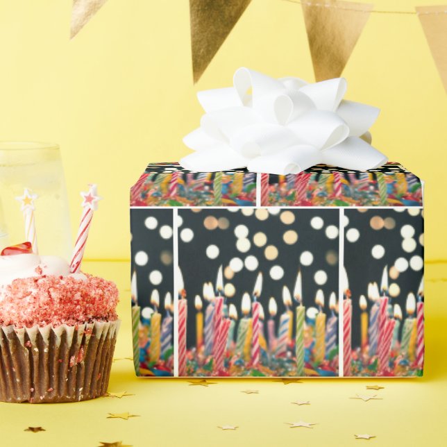 Papel De Presente Muitas Velas De Aniversário No Bolo (Festa de aniversário)