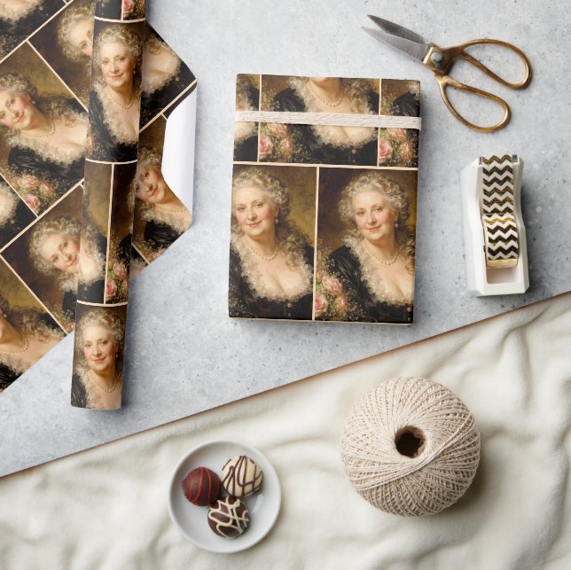 Papel De Presente Mulher Elegante Barroca em Vestido Decotado (Artesanato)