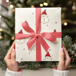 Papel De Presente Neves Neutros de Natal Vintage com Chapéu Vermelho<br><div class="desc">Enrole seus presentes de férias em uma nostalgia acolhedora com este Natal vintage de papel de moldagem de neve Snowmen, apresentando bonitos bonitos bonecos em chapéus vermelhos num fundo neutro. Este design clássico traz um toque de calor vintage a qualquer presente, fazer perfeito para um olhar de Natal eterno. Ideal...</div>