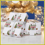 Papel De Presente Nome animado da Lareira da Cena de Natal<br><div class="desc">O Charm Design Studio oferece esta Vergonha Cena de Natal — a lareira e presentes; decorações animadas e a oportunidade de adicionar seu nome ou mudar para Feliz Natal — sua escolha. Aproveite! Qualquer pergunta sobre o design apenas envie um e-mail para charmdesignstudio@rcn.com e ficaremos muito satisfeitos em ajudá-lo. Divirta-se...</div>