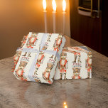 Papel De Presente Nutcracker Script Merry Christmas Wrappaper<br><div class="desc">Roteiro de Nutcracker Folheto de Natal Feliz Fundo de Creme de Papel,  cinzas e Burgundy Manuscrito de Feliz Natal Ilustração de Nutcracker</div>