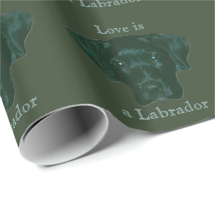 Papel De Presente O amor é uma cara preta do Retriever de Labrador