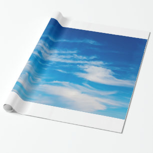 Papel De Presente O branco do céu azul nubla-se o fundo celestial d