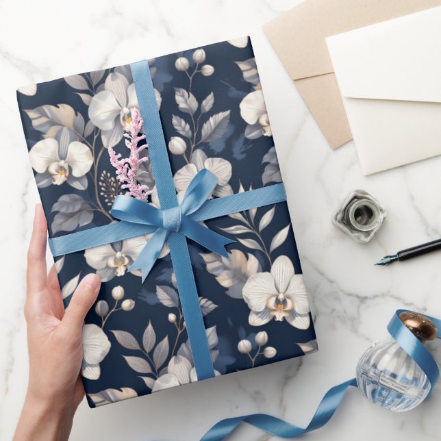 Papel De Presente Orquídeas Delicadas sobre Azul-Marinho Profundo —  (Presentear)