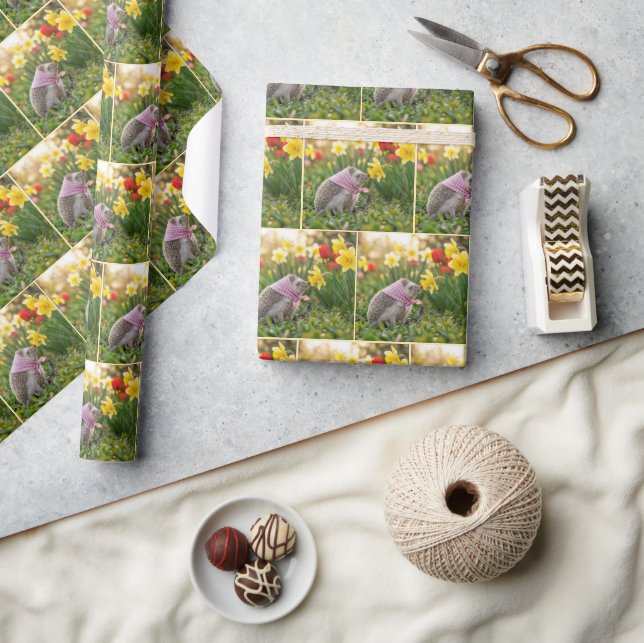 Papel De Presente ouriço fungando um narciso amarelo (Artesanato)