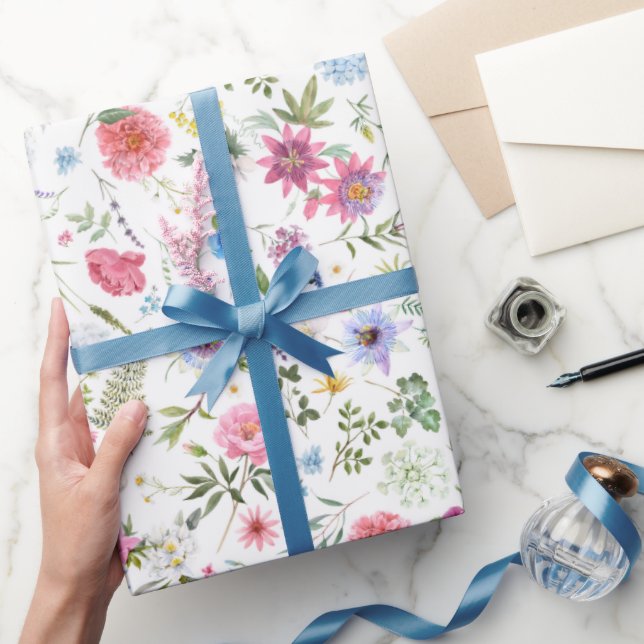 Papel De Presente Padrão Botânico de Jardim de Flores Silvestres em  (Presentear)