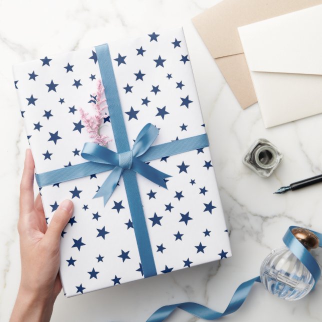 Papel De Presente Padrão contínuo de estrelas azuis navais clássicas (Presentear)
