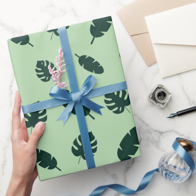 Papel De Presente Padrão contínuo de folhas de Monstera e palmeiras  (Presentear)