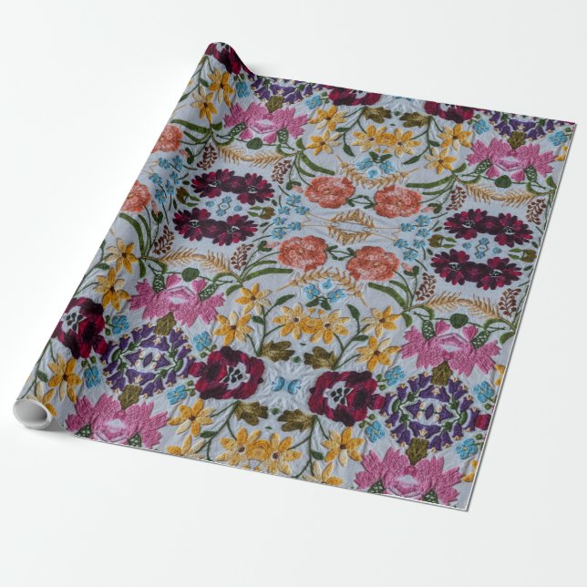 Papel De Presente Padrão de bordado floral com flores lindas (Desenrolado)