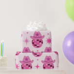 Papel De Presente Padrão de chapéu de vaqueira de Disco rosa com est<br><div class="desc">Este é um lindo chapéu cor-de-rosa no padrão da bola de disco com estrelas. É uma bela design como papel de embrulho para festas de solteira com tema de vaqueira de disco</div>