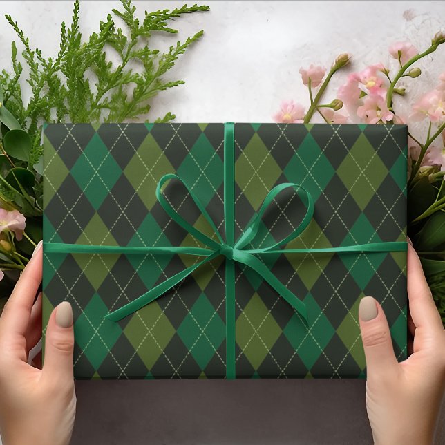 Papel De Presente Padrão de Diamante de Argyle Irlandês Verde Escuro (Elegant Dark Green Argyle Pattern For Him. Irish Wedding, For the Groom, Groomsman, St Patrick's Day)